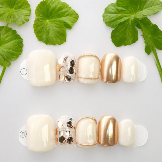 Cream Opulence Toe Nails